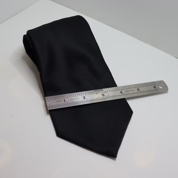 Geoffrey Beene Black Classic Dress Tie 4” Wide Polyester - Picture 2 of 3
